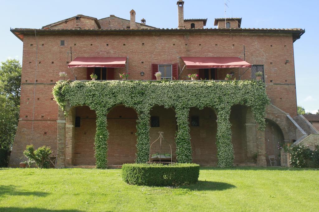 Castello Di San Fabiano Guest House มอนติโรนี ดาร์เบีย ภายนอก รูปภาพ