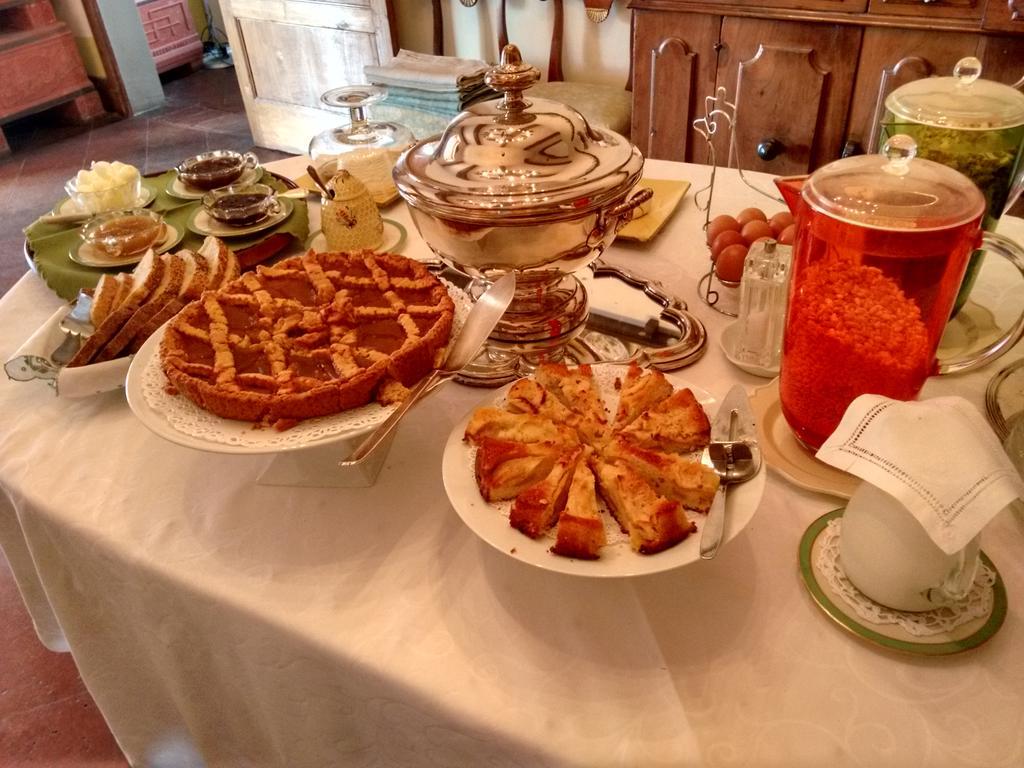 Castello Di San Fabiano Guest House มอนติโรนี ดาร์เบีย ภายนอก รูปภาพ