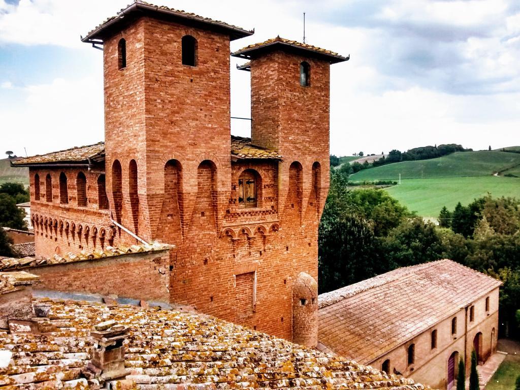 Castello Di San Fabiano Guest House มอนติโรนี ดาร์เบีย ภายนอก รูปภาพ