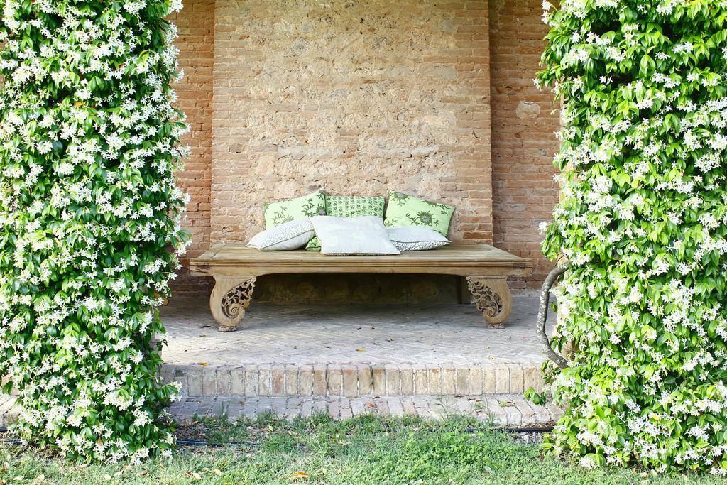 Castello Di San Fabiano Guest House มอนติโรนี ดาร์เบีย ภายนอก รูปภาพ