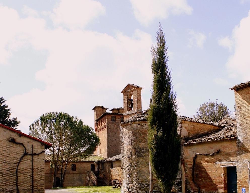 Castello Di San Fabiano Guest House มอนติโรนี ดาร์เบีย ภายนอก รูปภาพ
