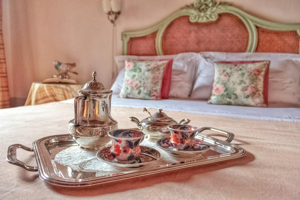 Castello Di San Fabiano Guest House มอนติโรนี ดาร์เบีย ภายนอก รูปภาพ
