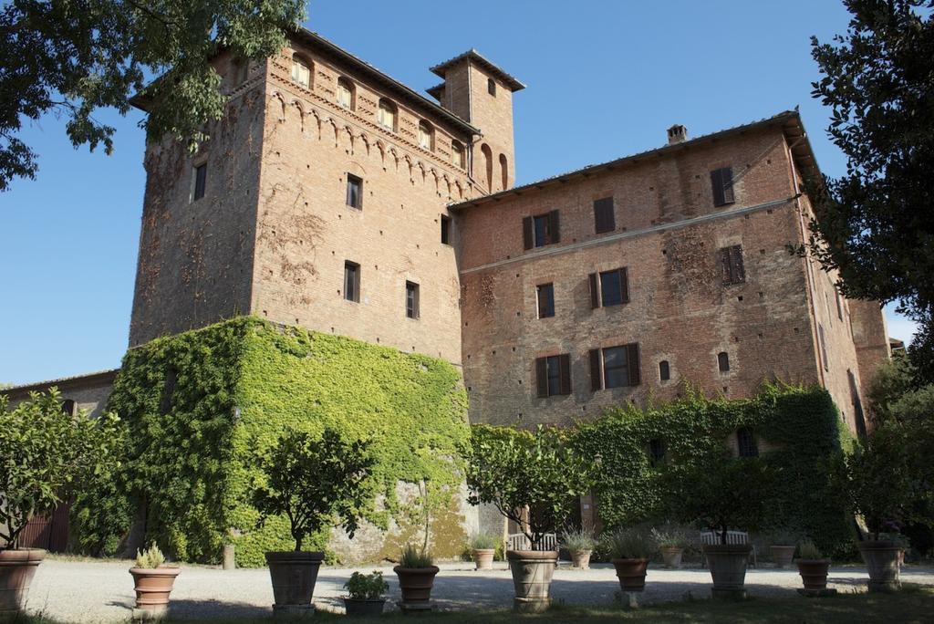 Castello Di San Fabiano Guest House มอนติโรนี ดาร์เบีย ภายนอก รูปภาพ