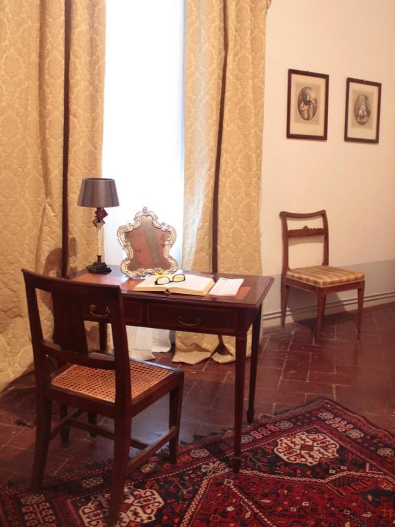 Castello Di San Fabiano Guest House มอนติโรนี ดาร์เบีย ห้อง รูปภาพ