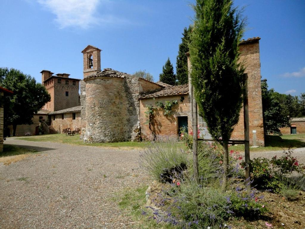 Castello Di San Fabiano Guest House มอนติโรนี ดาร์เบีย ภายนอก รูปภาพ